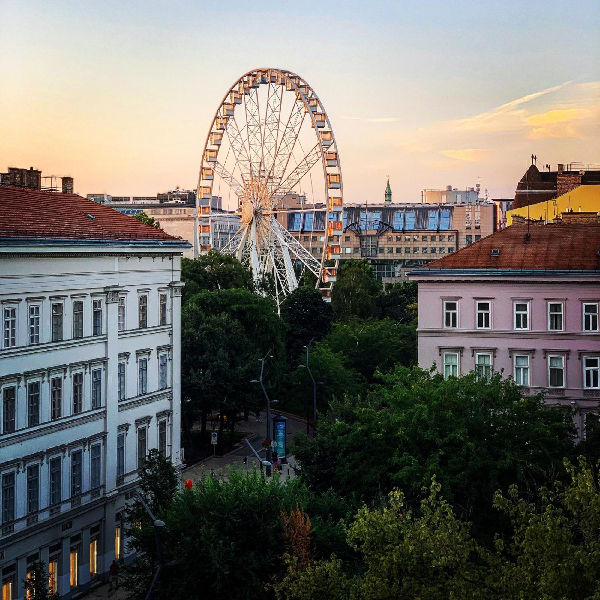 Dula Downtown Apartment Будапеща Екстериор снимка